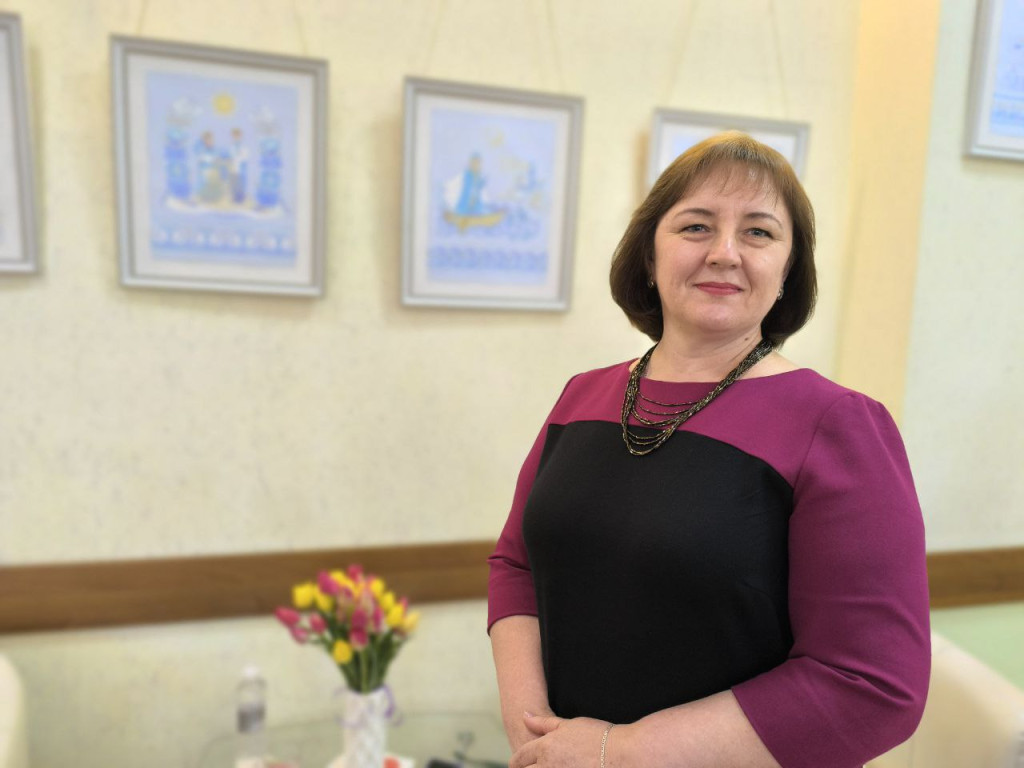 Любов Паранюк - провідна майстриня таврійського розпису